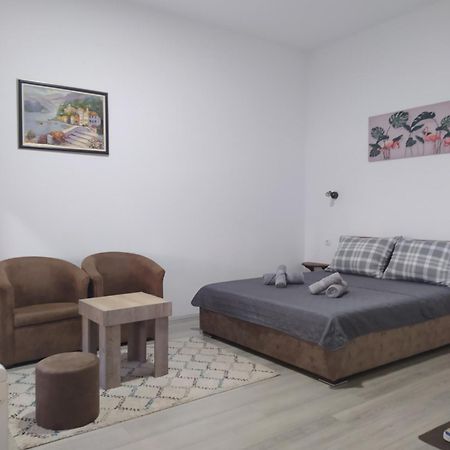 Lotus House Apartment Зренянин Екстериор снимка