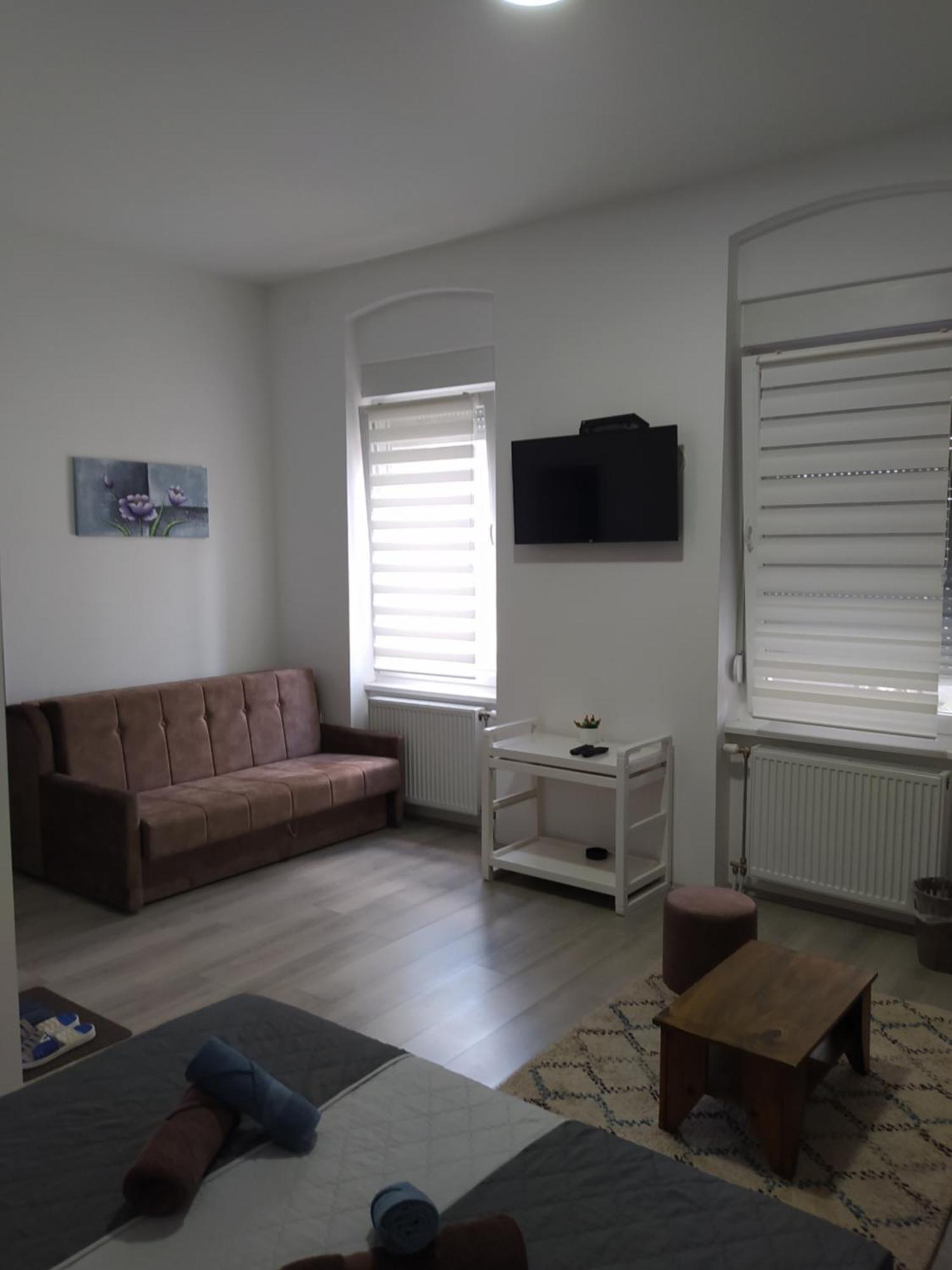 Lotus House Apartment Зренянин Екстериор снимка