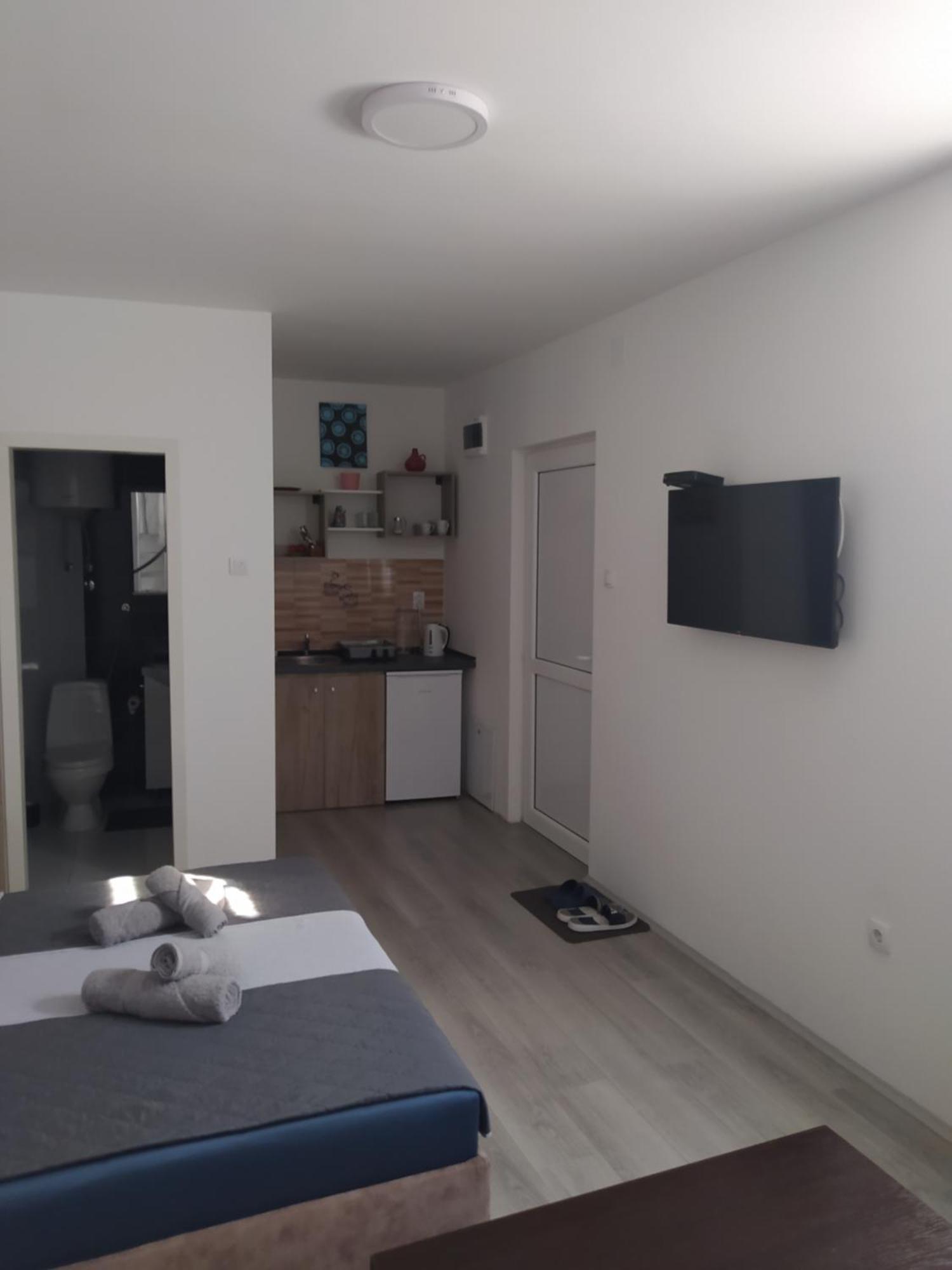 Lotus House Apartment Зренянин Екстериор снимка
